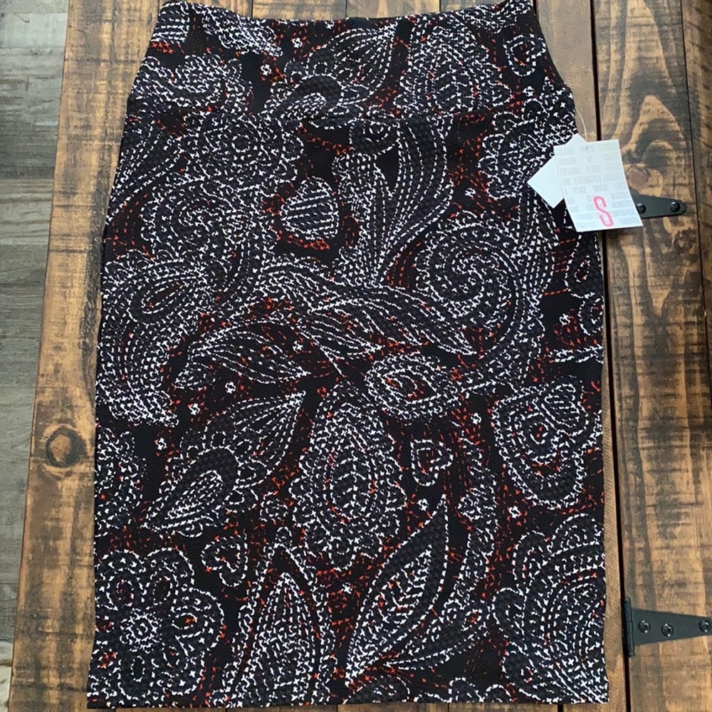 New LuLaRoe Cassie pencil skirt